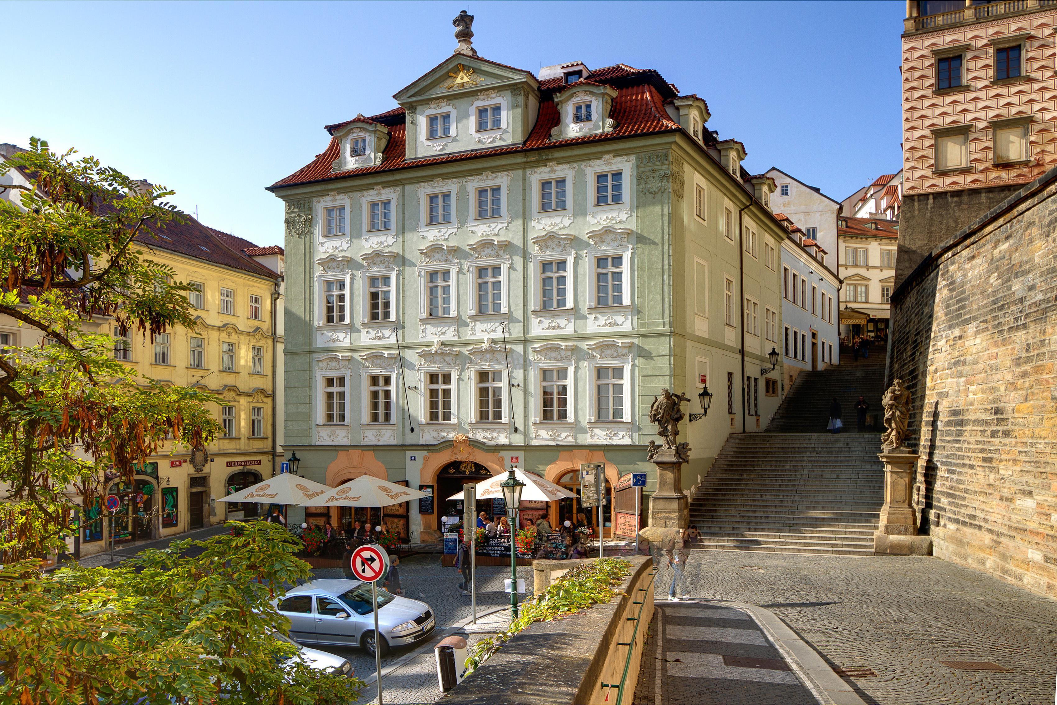 Golden Star Hotel Praag Buitenkant foto